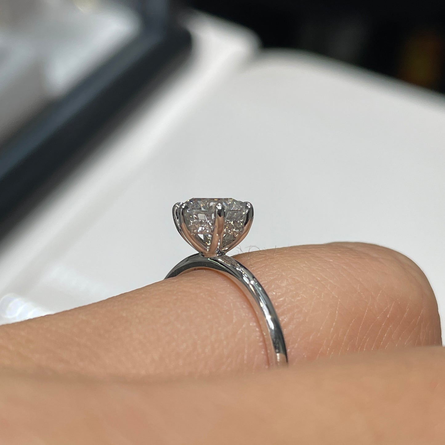 Lab diamond round 0.9ct six-prong under halo ring
