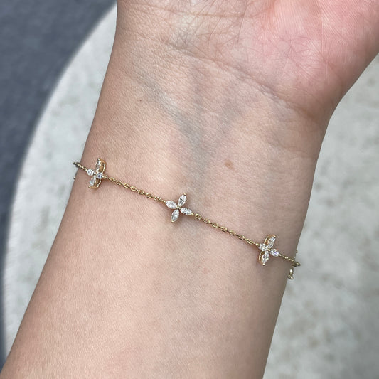 9k Lab diamond marquise  0.6ct five flowers bracelet