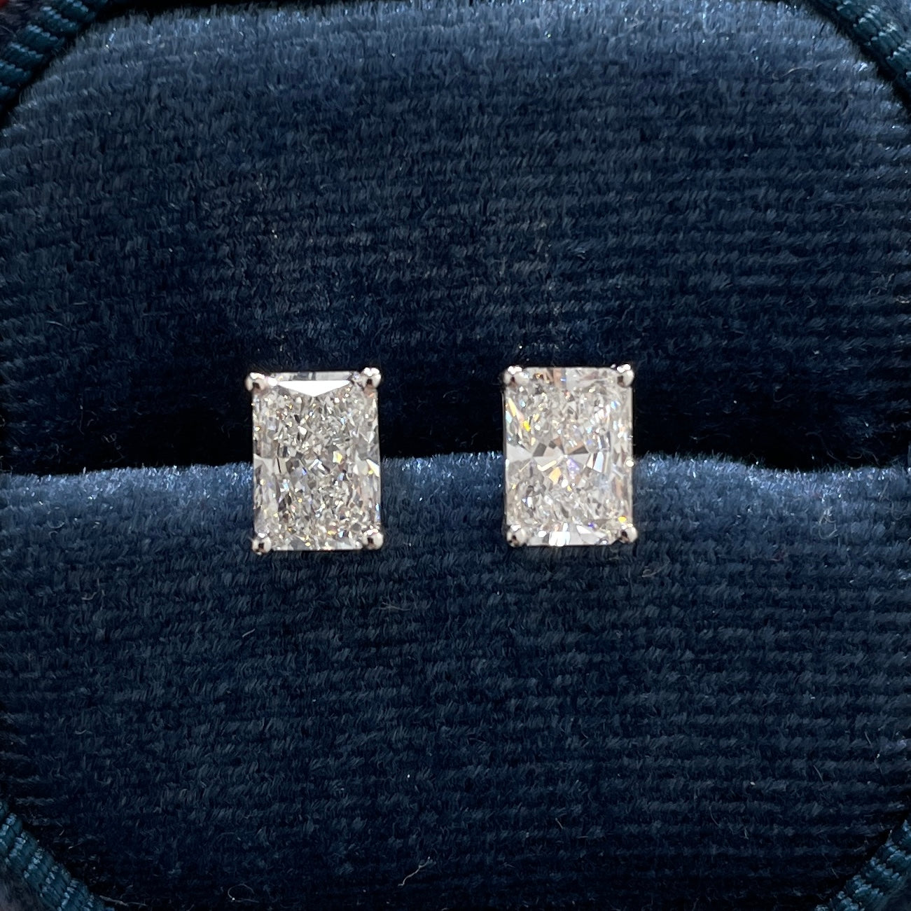 IGI Lab diamond Radiant cut 2ct four-prong stud earrings - pair