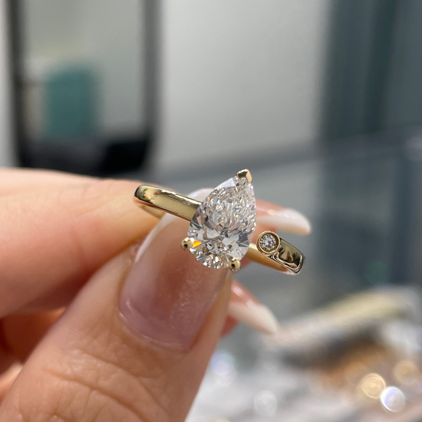 IGI Lab diamond pear shape 1ct open ring