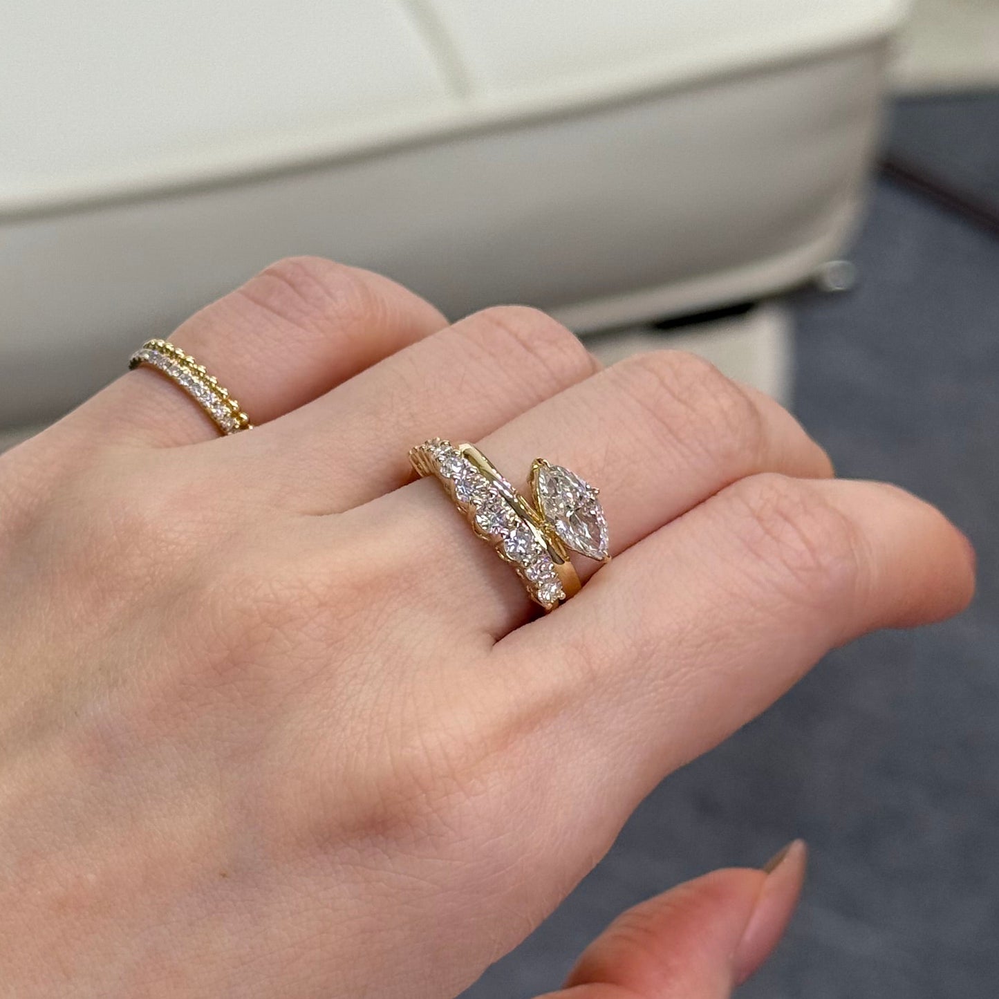 9k Lab diamond round 0.7ct wavy half eternity ring