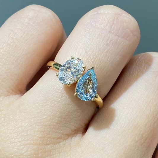 Lab diamond Oval shape 0.9ct with lab sapphire Aquamarine color Pear Shape 1.4ct toi et moi ring