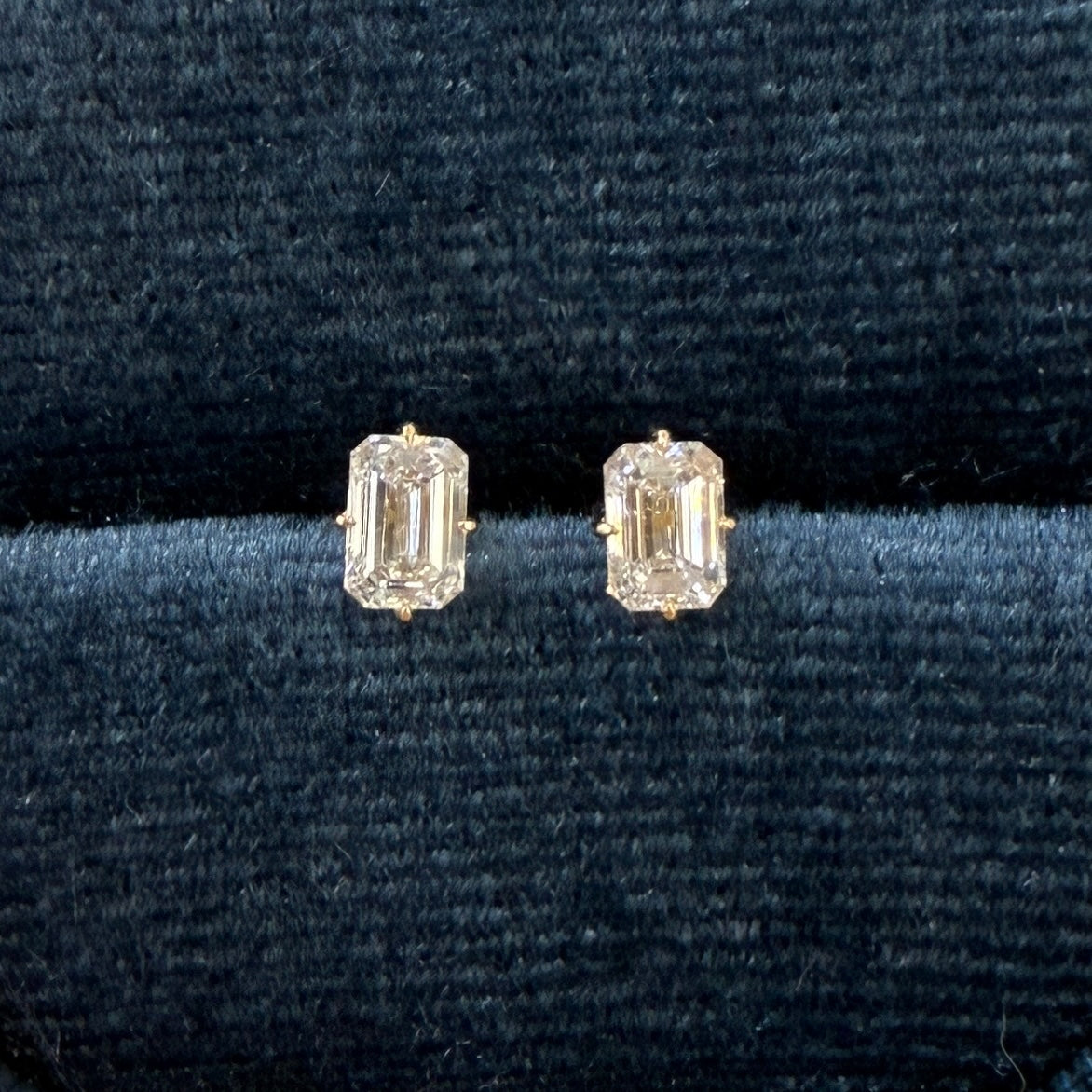 Lab diamond emerald cut 0.8ct four-prong compass stud earrings-pair