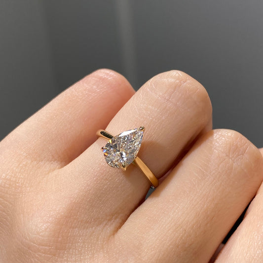 IGI Lab diamond Pear shape 1.6ct underhalo setting ring
