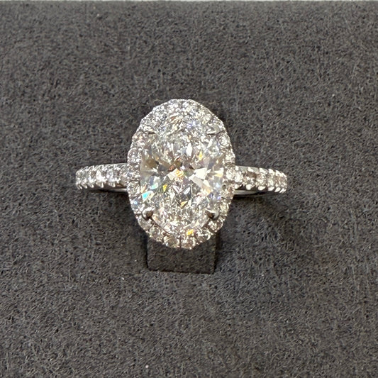 IGI lab diamond Oval shape 1.5ct halo pave ring