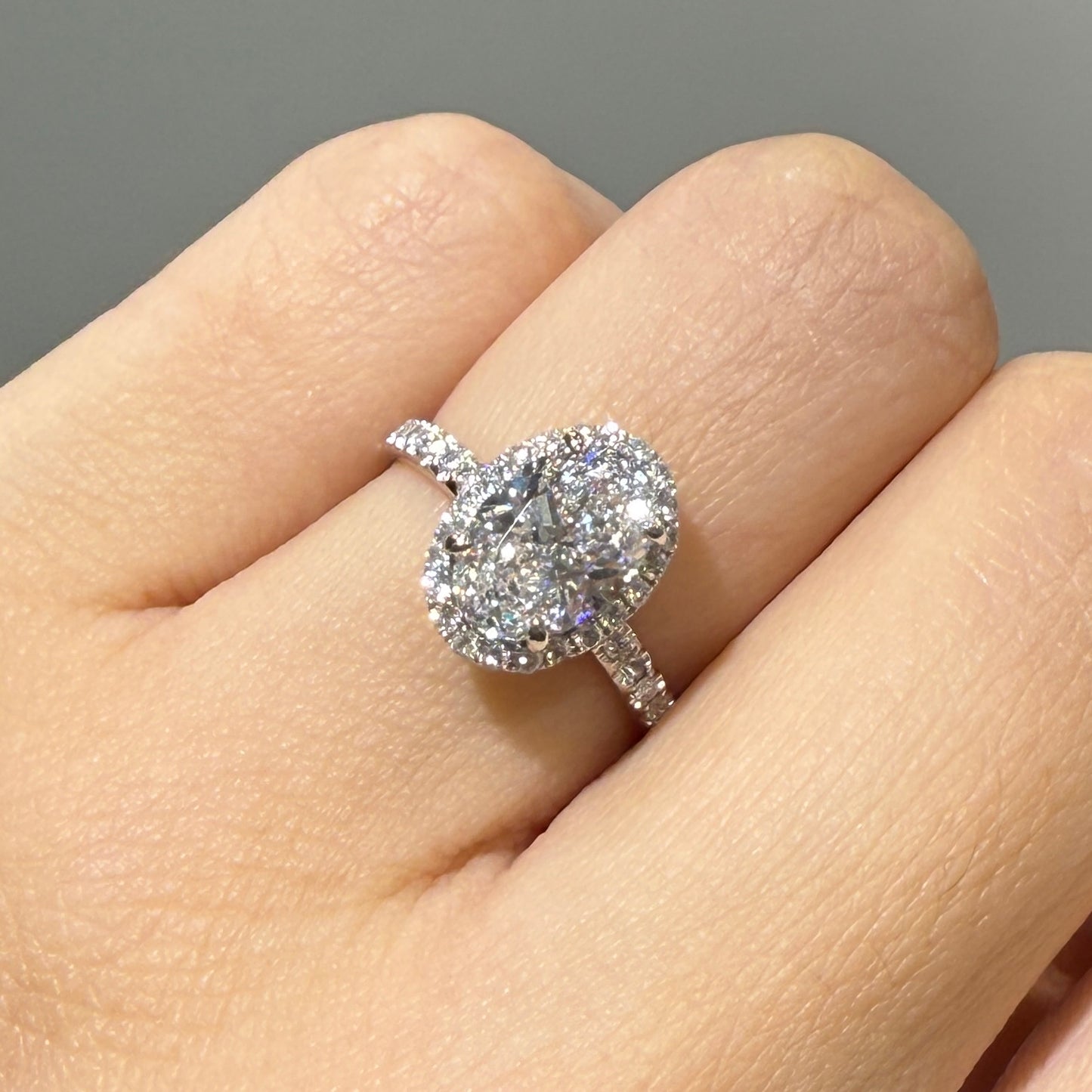 IGI lab diamond Oval shape 1.5ct halo pave ring