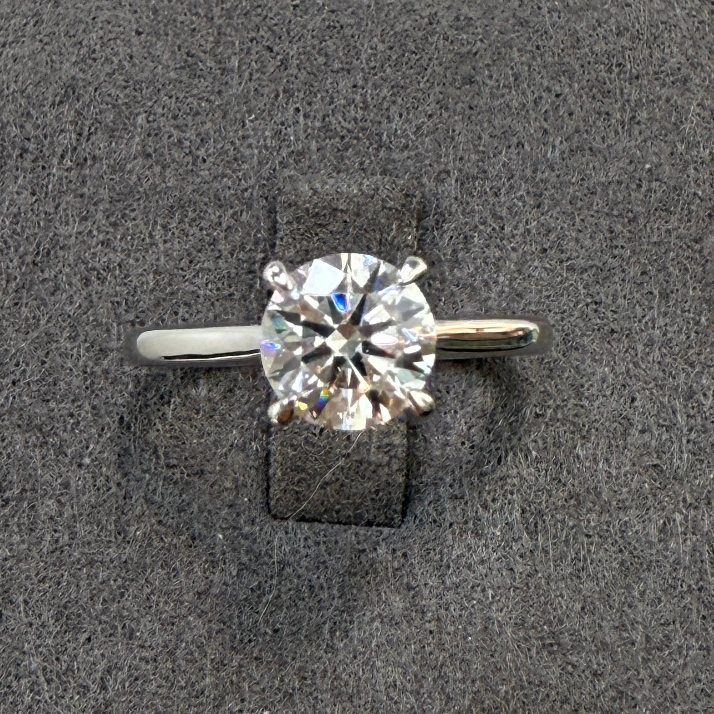 IGI lab diamond 1ct round underhalo ring
