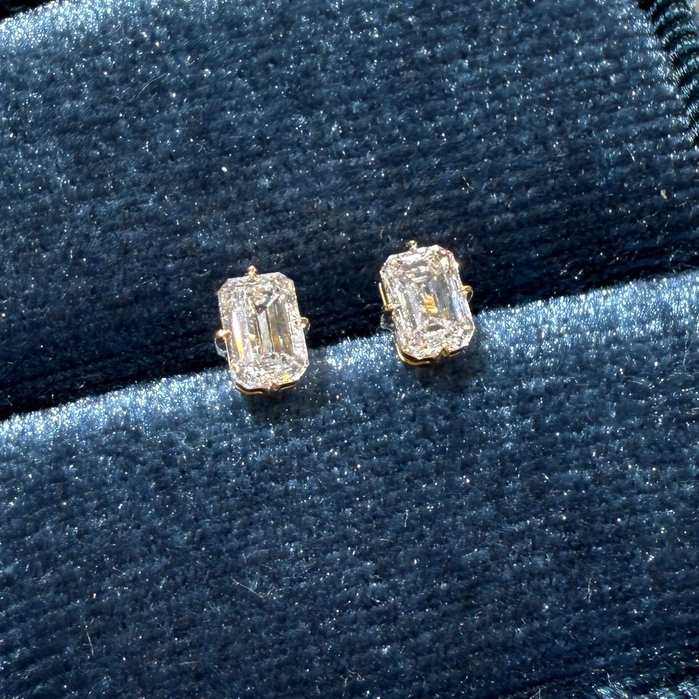 Lab diamond emerald cut 0.8ct four-prong compass stud earrings-pair