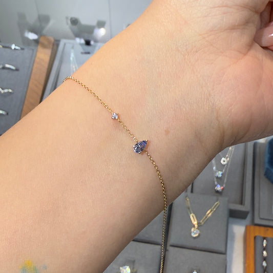Lab grown sapphire pear shape 0.25ct with little diamond bracelet