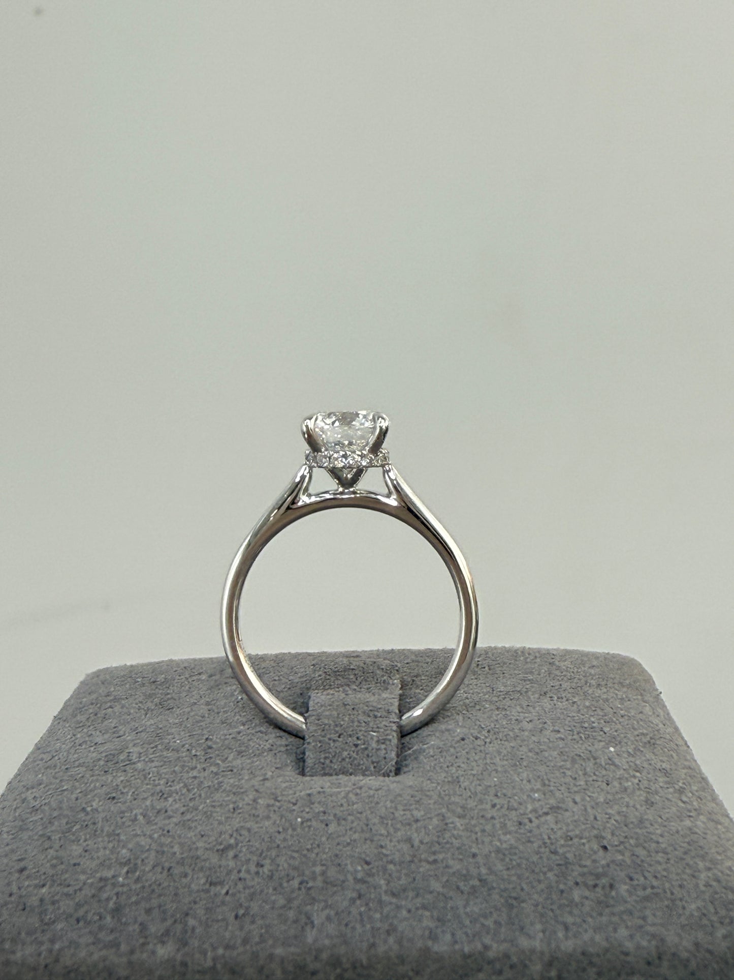 IGI lab diamond 1ct round underhalo ring