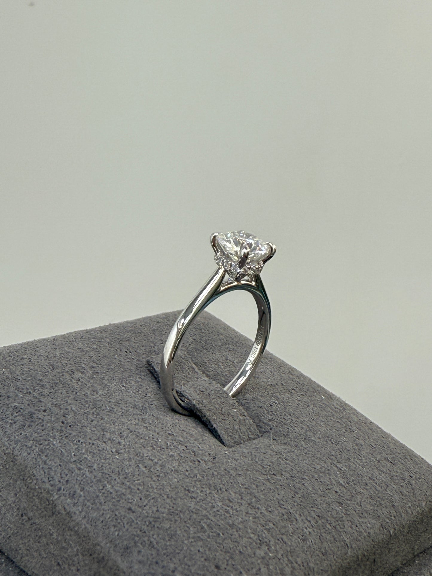IGI lab diamond 1ct round underhalo ring