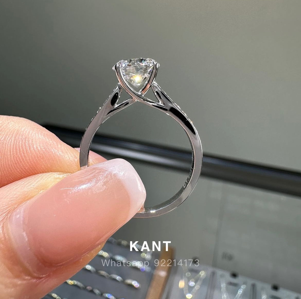 IGI Lab diamond round 1.5ct  four-prong claw twist channel set ring