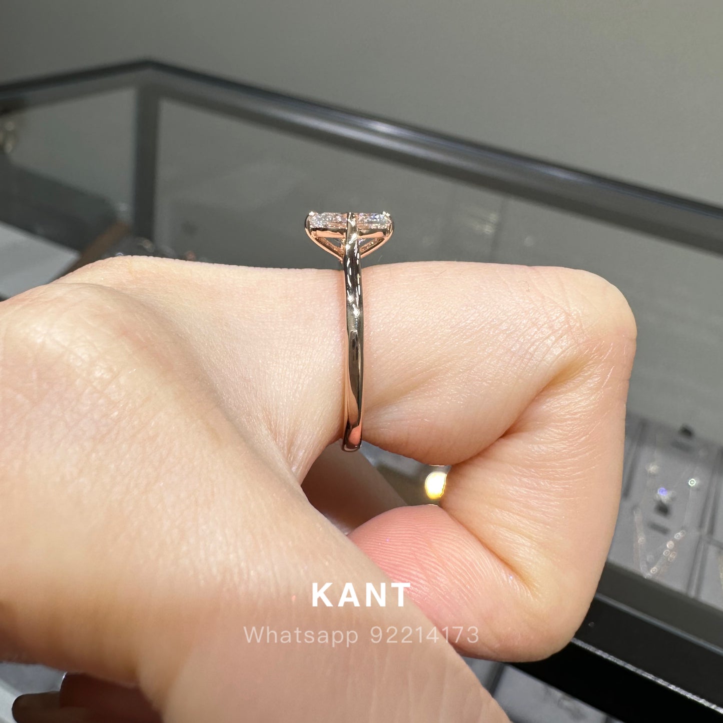 IGI lab diamond Oval shape 1ct four-prong compass ring